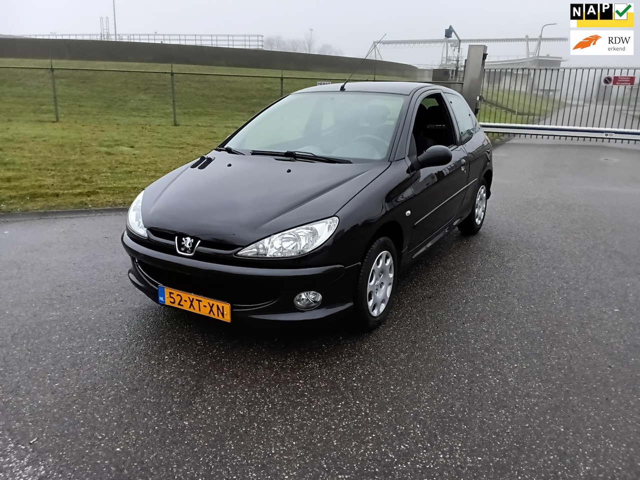 Peugeot 206 - 1.4 Forever 94000km NAP! - AutoWereld.nl