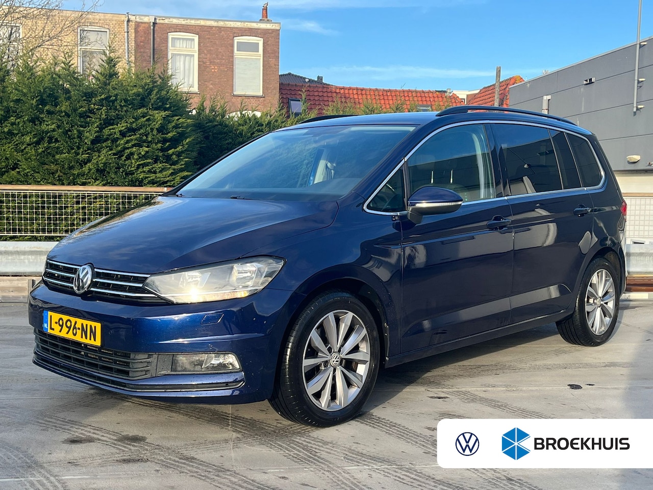 Volkswagen Touran - 1.5 TSI 150PK Highline Business | 7p | STOELVERW | CAMERA | NAVI VIA APP | 17 INCH | ADAPT - AutoWereld.nl