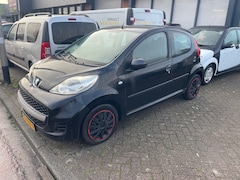 Peugeot 107 - 1.0-12V XS