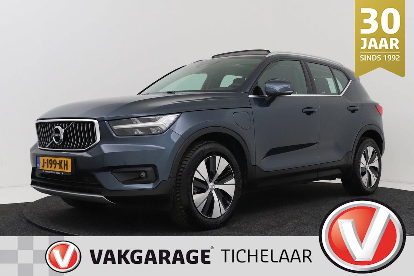 Volvo XC40 - 1.5 T5 Recharge Business Pro | Panoramadak | Camera | Org NL | Adap Cruise | Sportstoelen - AutoWereld.nl