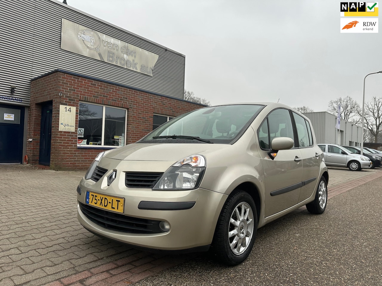 Renault Modus - 1.6-16V Dynamique AUTOMAAT / CLIMA/PANODAK/PDC/ - AutoWereld.nl
