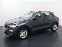 Volkswagen T-Roc - 1.5 TSI Style | 150 PK | Automaat | Trekhaak | Adaptive cruise control |
