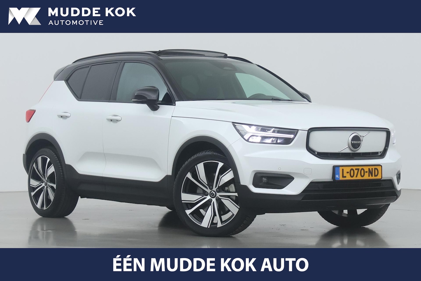 Volvo XC40 - Recharge P8 AWD R-Design | ACC | Trekhaak | Panoramadak | 360° Camera | BLIS | harman/kard - AutoWereld.nl