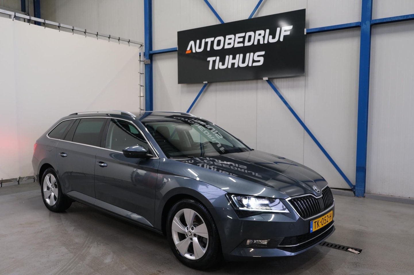 Skoda Superb Combi - 1.4 TSI ACT Ambition Business - N.A.P. Airco, Cruise, Navi, Automaat, PDC - AutoWereld.nl