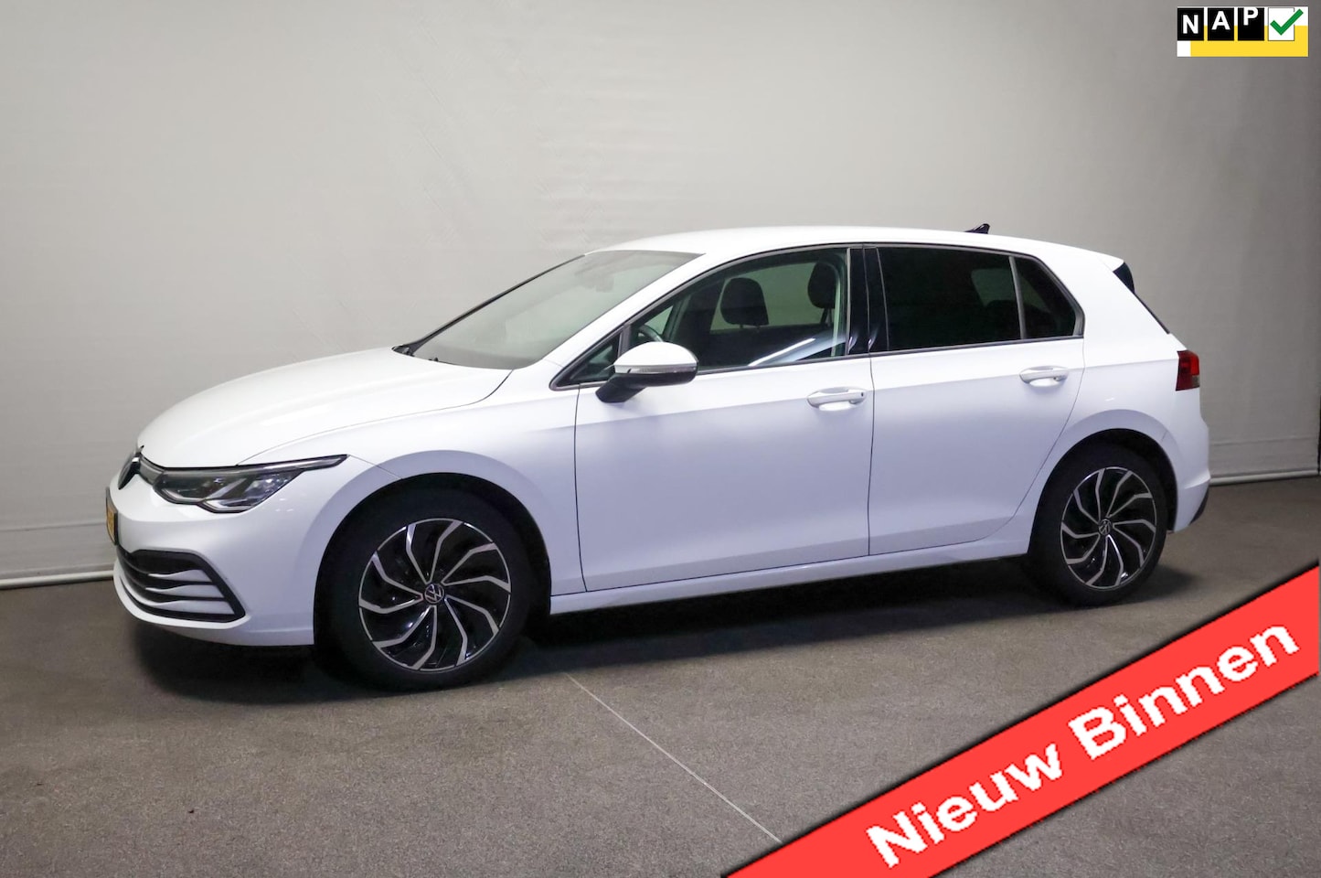 Volkswagen Golf - 1.0 TSI Life 1.0 TSI Life - AutoWereld.nl