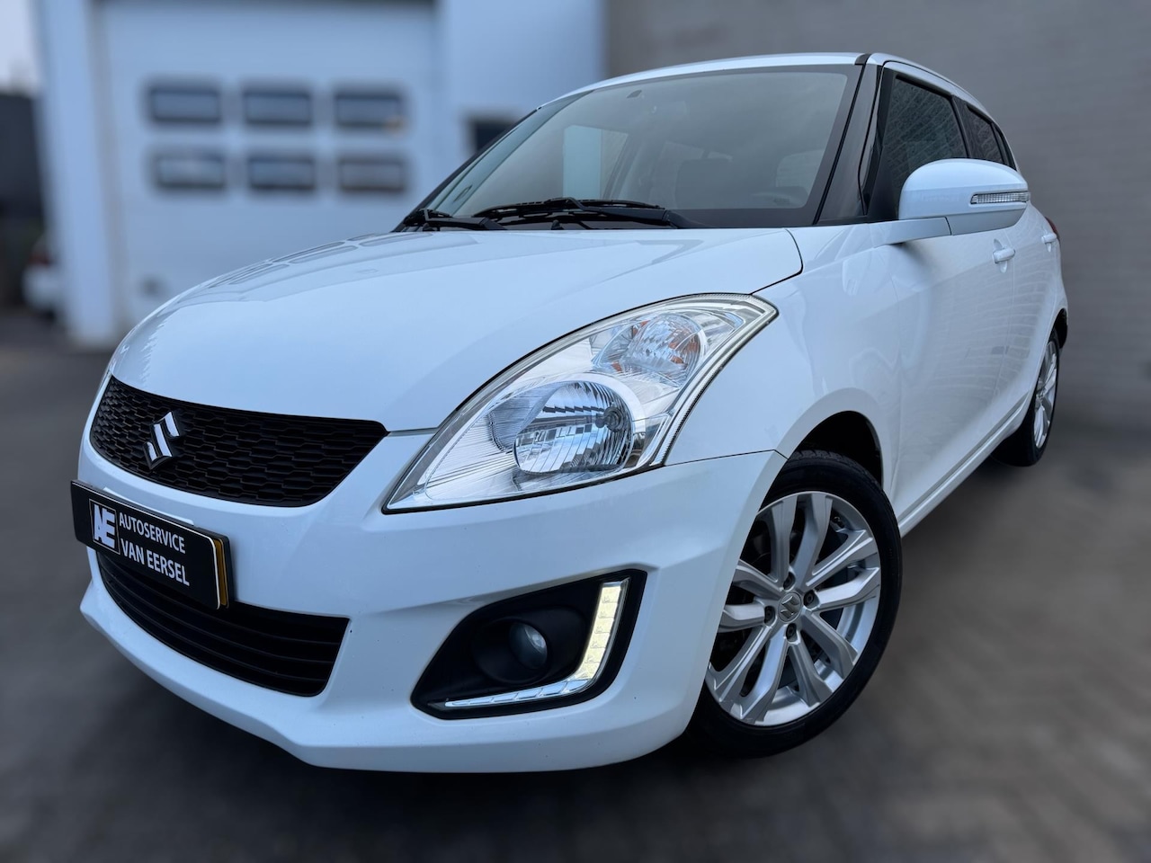Suzuki Swift - 1.2 Comfort EASSS STOELVERWARMING / CRUISE / CLIMATE CONTROL / LMV / KEYLESS START & GO / - AutoWereld.nl