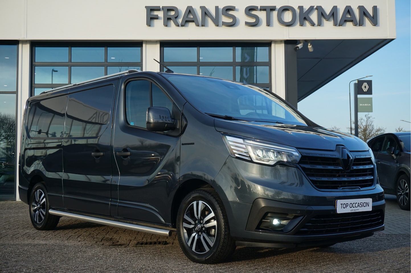 Renault Trafic - 2.0 Blue dCi 170 EDC T30 L2H1 Extra - AutoWereld.nl