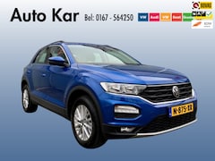 Volkswagen T-Roc - 1.0 TSI Style Climatronic Navigatie Parkeersensoren voor en achter Metallic lak