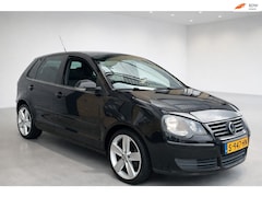 Volkswagen Polo - 1.2-12V Trendline, lichtmetaal, airco, stuurwielbed., elek. ramen/spiegels, onderhoudsboek