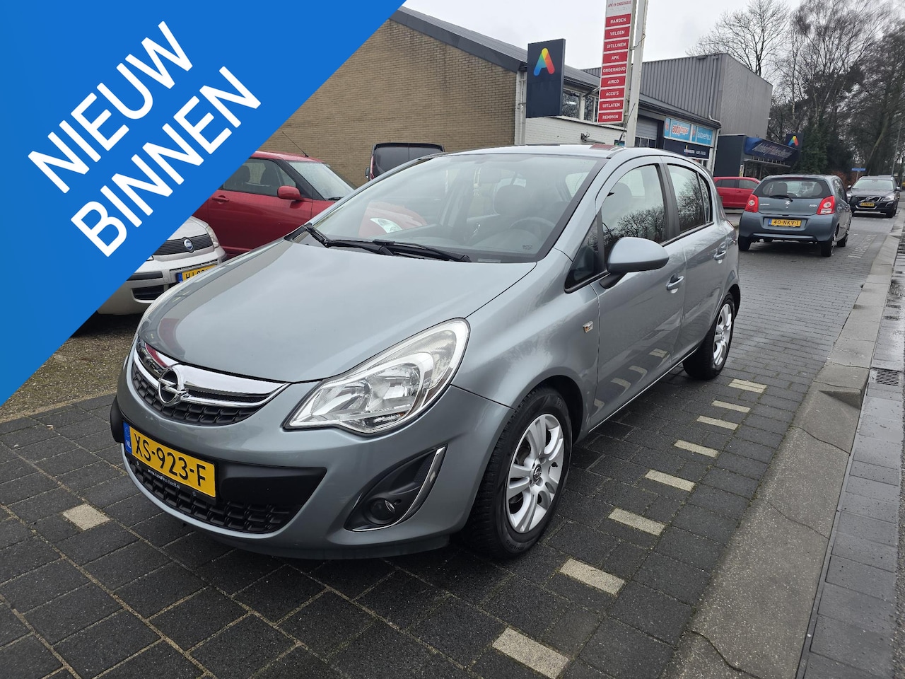 Opel Corsa - 1.2-16V Rhythm Opel Corsa 1.2-16V Cosmo 5 deurs , airco, cruise control, sportvelgen - AutoWereld.nl