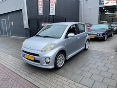 Daihatsu Sirion 2 - 1.3-16V Comfort Trekhaak Airco NAP APK 1 Jaar