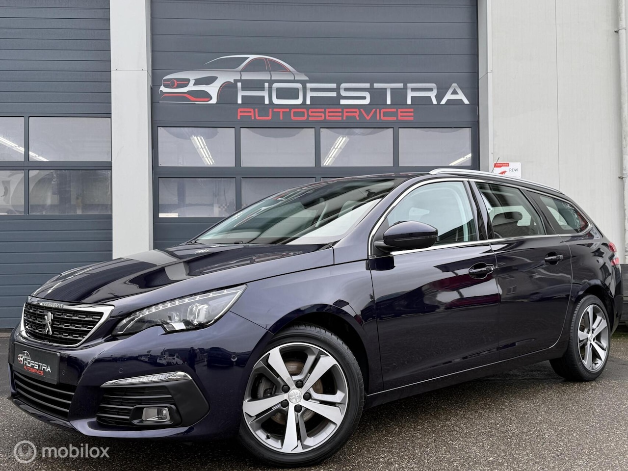 Peugeot 308 SW - 1.2 PureTech Allure Carplay Stoelverw LED Luxe - AutoWereld.nl