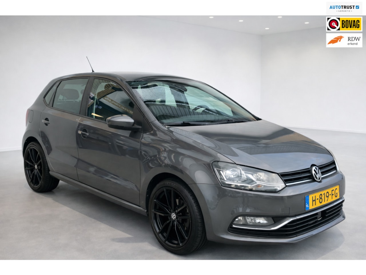 Volkswagen Polo - 1.2 TSI Highline 1.2 TSI Highline, APK, onderhoudshistorie, PDC, cruise control, stuurwielbediening, lichtm - AutoWereld.nl