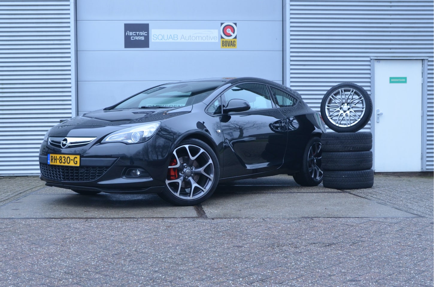 Opel Astra GTC - 1.4 Turbo Sport 20" OPC wielen + 19" winterset - AutoWereld.nl