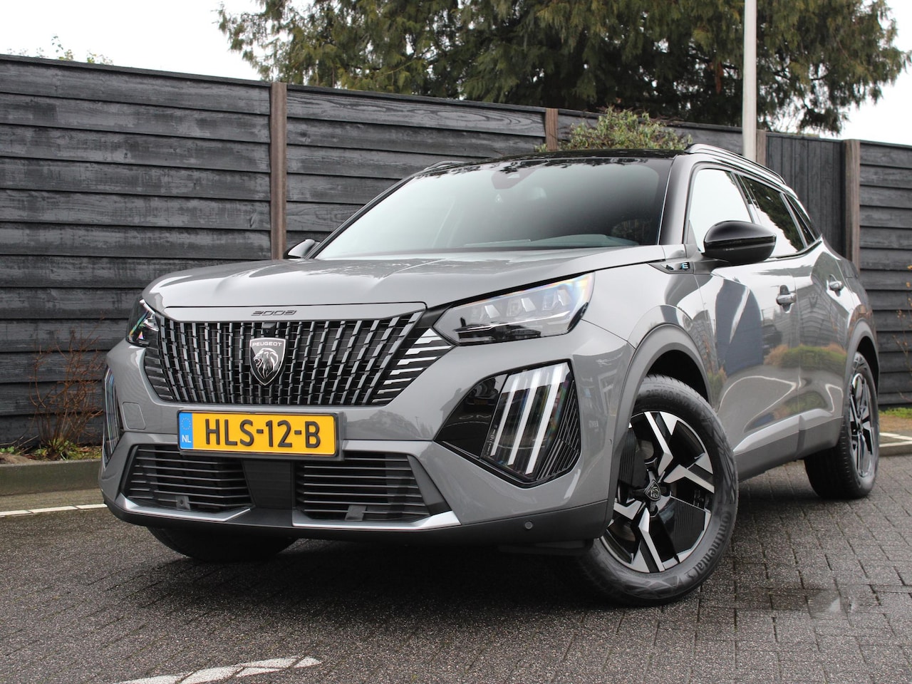 Peugeot e-2008 - GT Avantage 54 kWh 156PK Automaat Navigatie, Rondomzichtcamera, Keyless, Parkeersensoren, - AutoWereld.nl