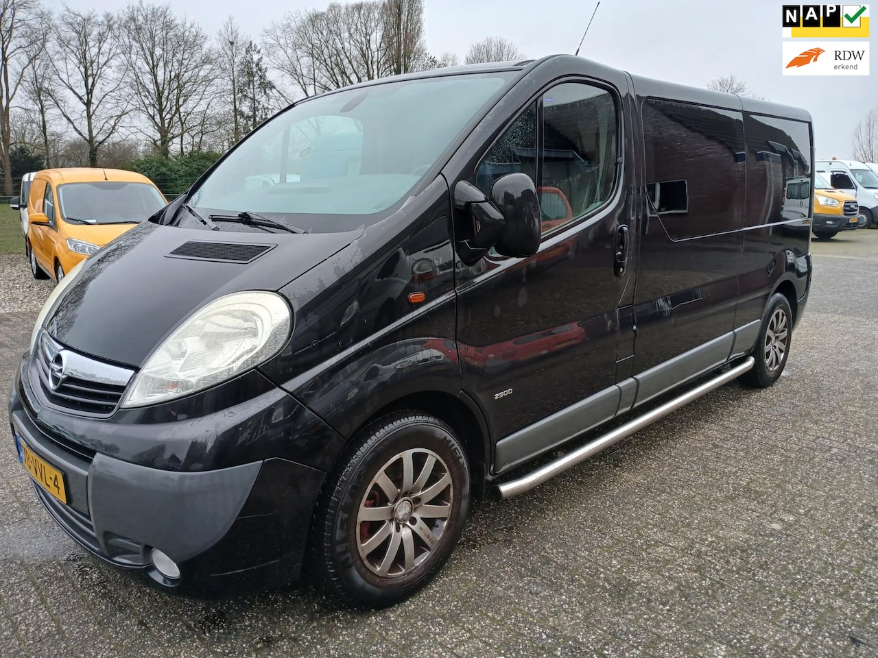 Opel Vivaro - 2.5 CDTI L2 H1 DC 2.5 CDTI L2H1 DC - AutoWereld.nl