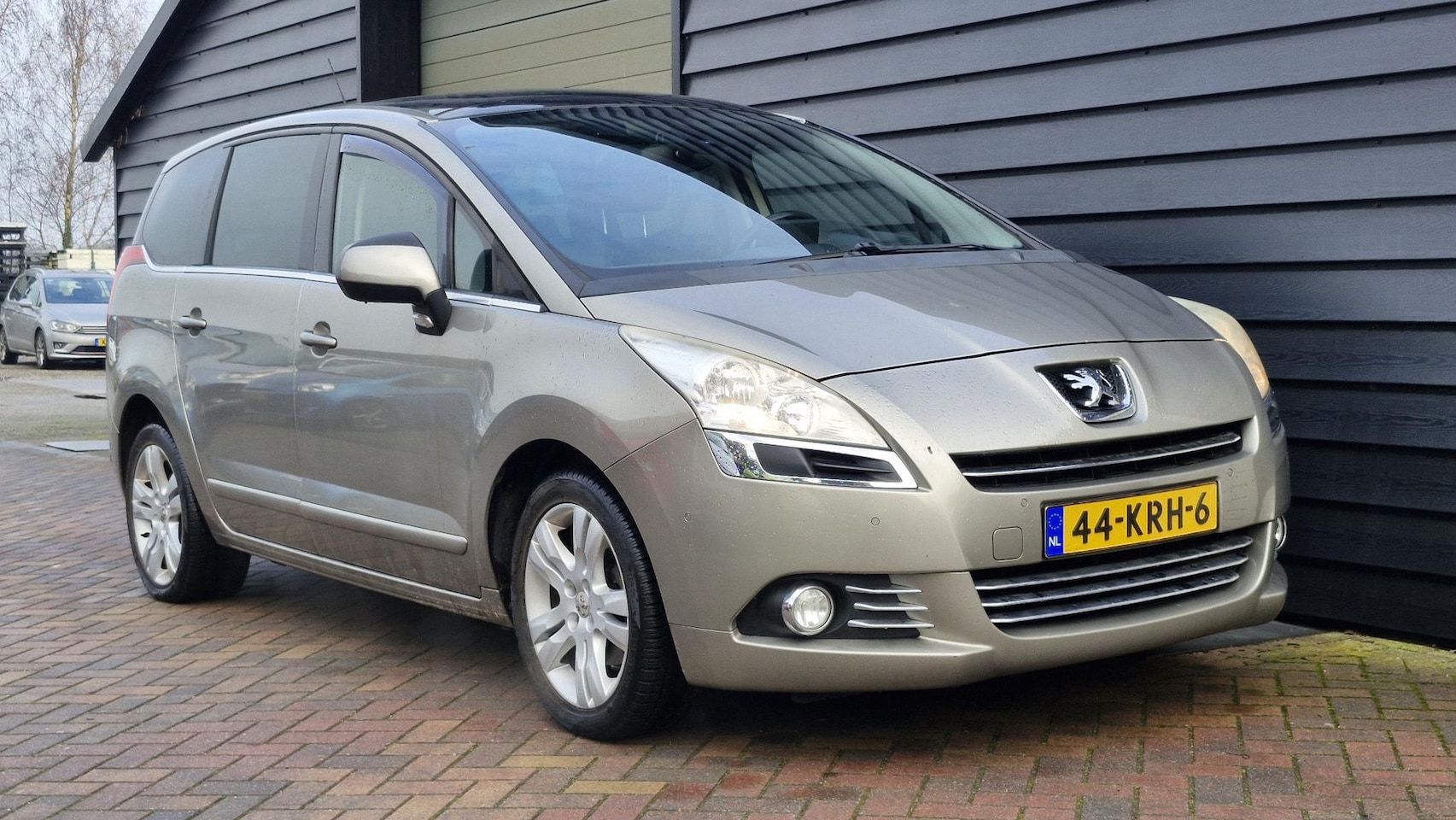 Peugeot 5008 - 1.6 THP GT 5p. Export I APK 25-8-2026 I Leder I Panoramadak I Trekhaak I Meeneemprijs - AutoWereld.nl
