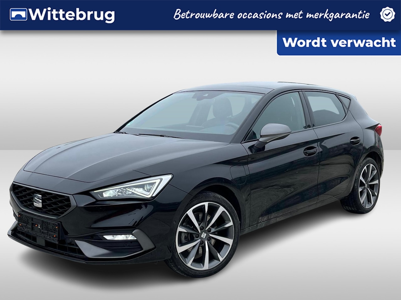 SEAT Leon - 1.4 TSI eHybrid PHEV 204pk DSG FR / Panoramadak / Camera / Half Leder Alcantara / Memory B - AutoWereld.nl