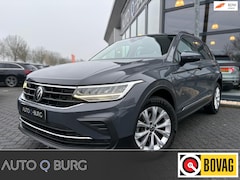 Volkswagen Tiguan - 2.0 TDI Life | Trekhaak | Camera | Navi | LMV | PDC | Led | Climate | Adaptive Cruise |