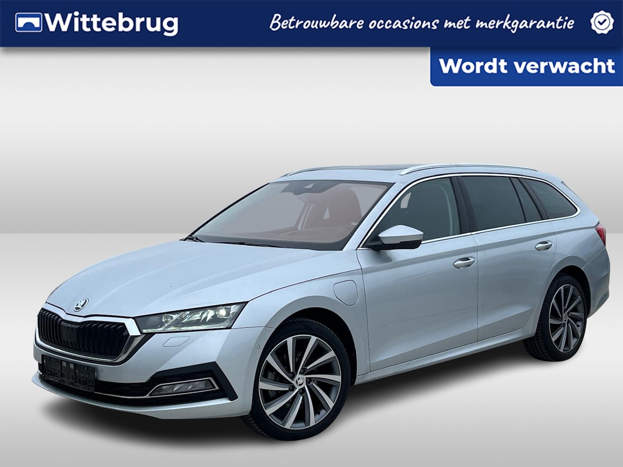 Skoda Octavia Combi - 1.4 TSI 204pk DSG iV PHEV Style / Panoramadak / Memory seats / Trekhaak voorbereiding / Fu - AutoWereld.nl