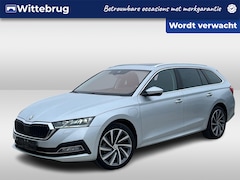 Skoda Octavia Combi - 1.4 TSI 204pk DSG iV PHEV Style / Panoramadak / Memory seats / Trekhaak voorbereiding / Fu