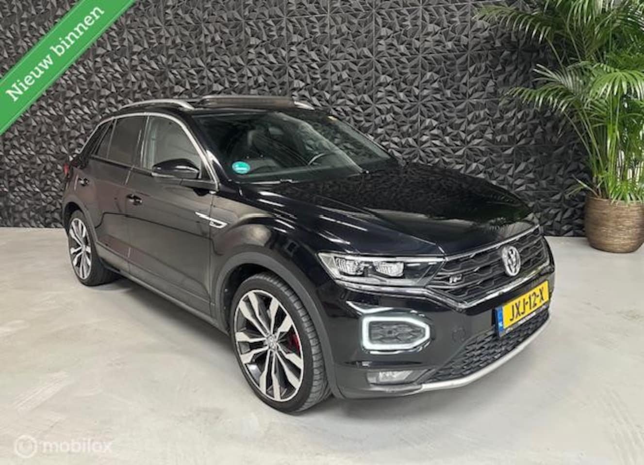 Volkswagen T-Roc - 2.0 TSI 4Motion | 3x R-Line | DSG | PANO - AutoWereld.nl
