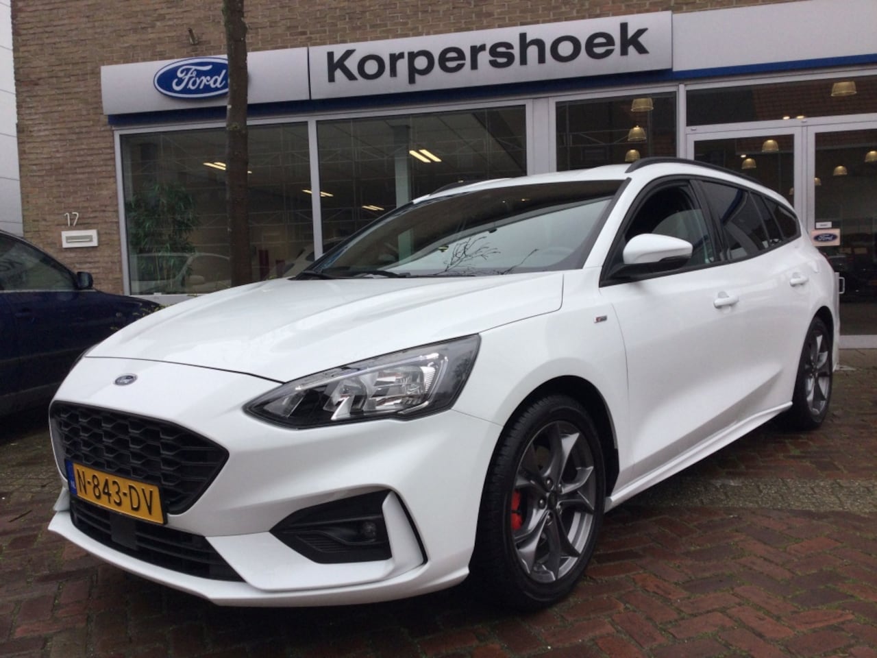 Ford Focus Wagon - 1.0 EcoB. 125 pk ST-Line Bns | Trekhaak. - AutoWereld.nl