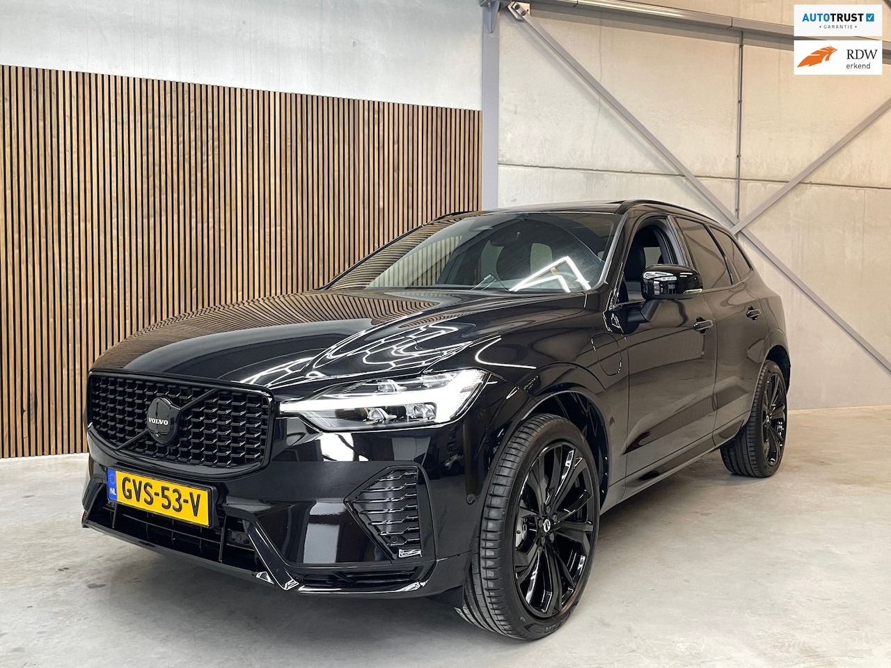 Volvo XC60 - 2.0 T8 Plug-in hybrid AWD Plus Black Edition 2.0 T8 Plug-in hybrid AWD Plus Black Edition - AutoWereld.nl