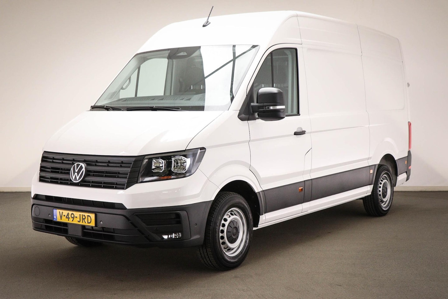 Volkswagen Crafter - 30 2.0 TDI L3H2 Highline | MULTIMEDIA PACK | STUURVERWARMING | DAB | APPLE | CAMERA | TREK - AutoWereld.nl