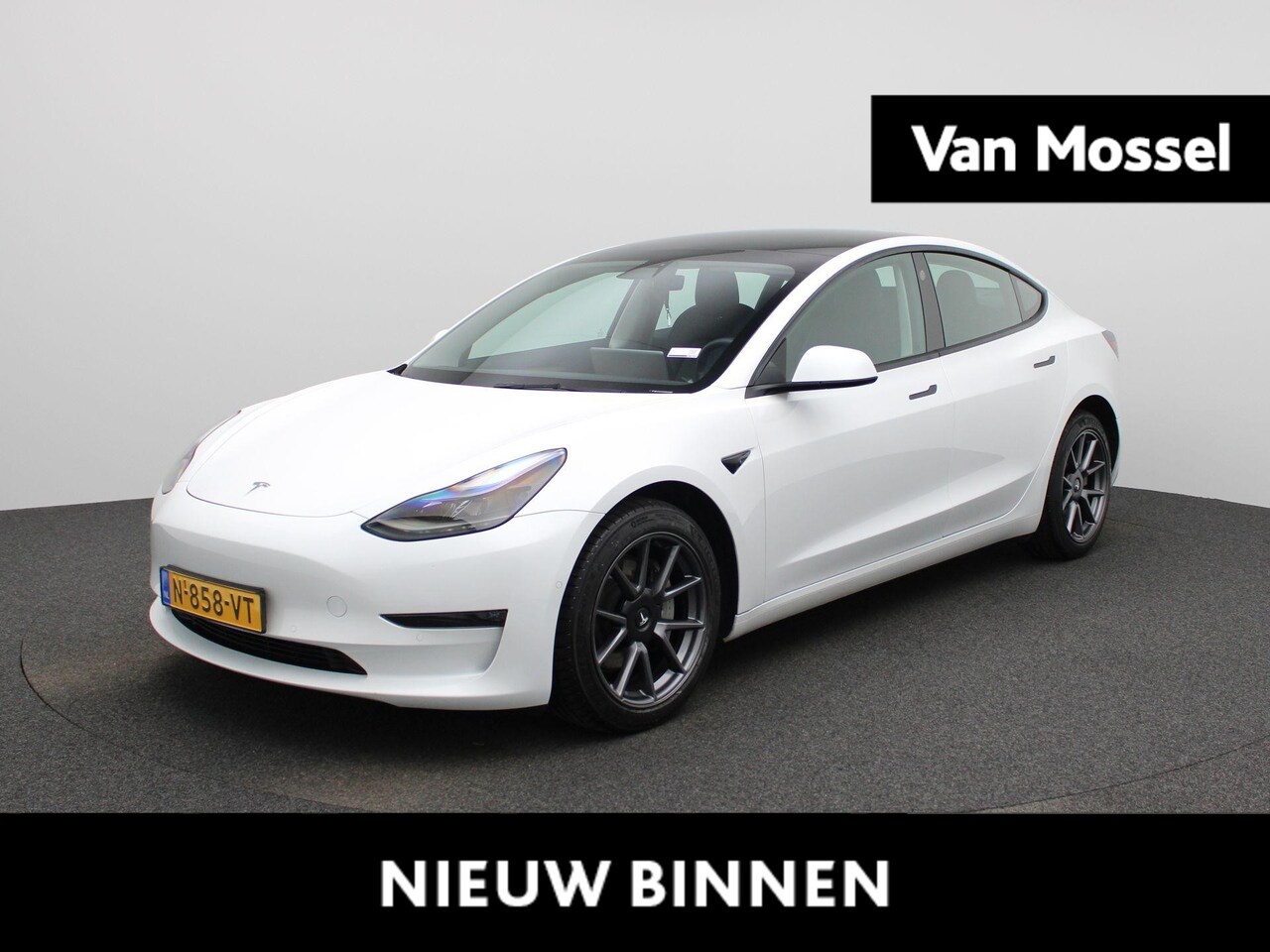 Tesla Model 3 - Long Range RWD Long Range AWD 75 kWh | Camera | StoelVerwarming | CruiseControl | Electrische Stoelen | - AutoWereld.nl