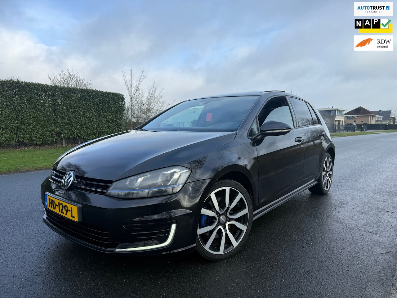Volkswagen Golf - 1.4 TSI GTE NAP/PANO/CLIMA/APK 3-2027 - AutoWereld.nl