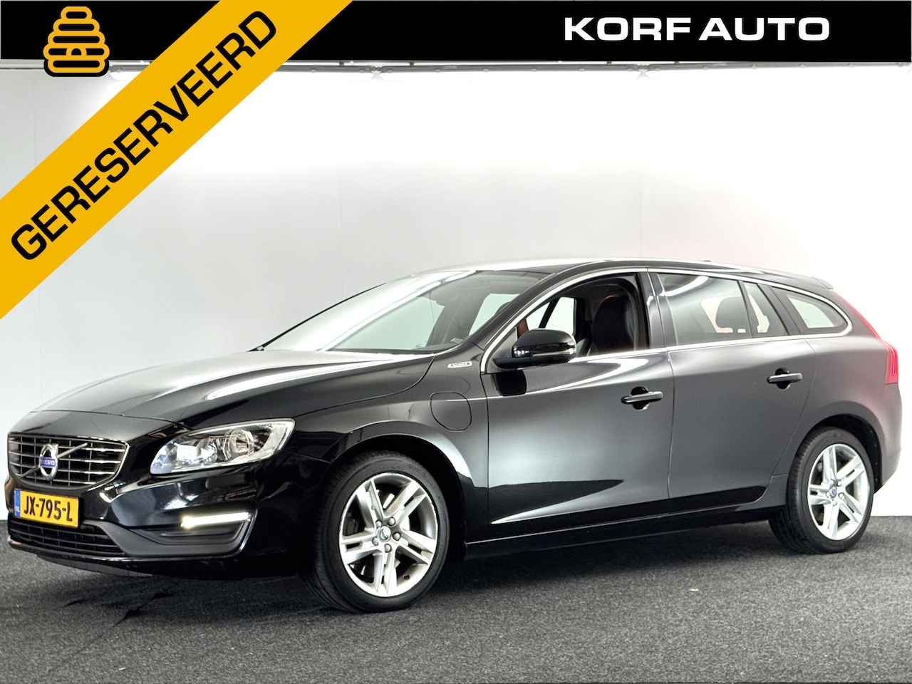 Volvo V60 - 2.4 D5 Twin Engine / GERESERVEERD - AutoWereld.nl