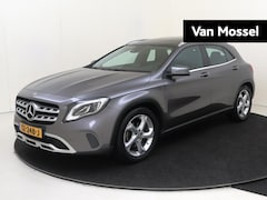 Mercedes-Benz GLA-Klasse - 180 Premium Plus 122 PK Automaat | Parkeersensoren Voor + Achter | Navigatie | Airco | Sto