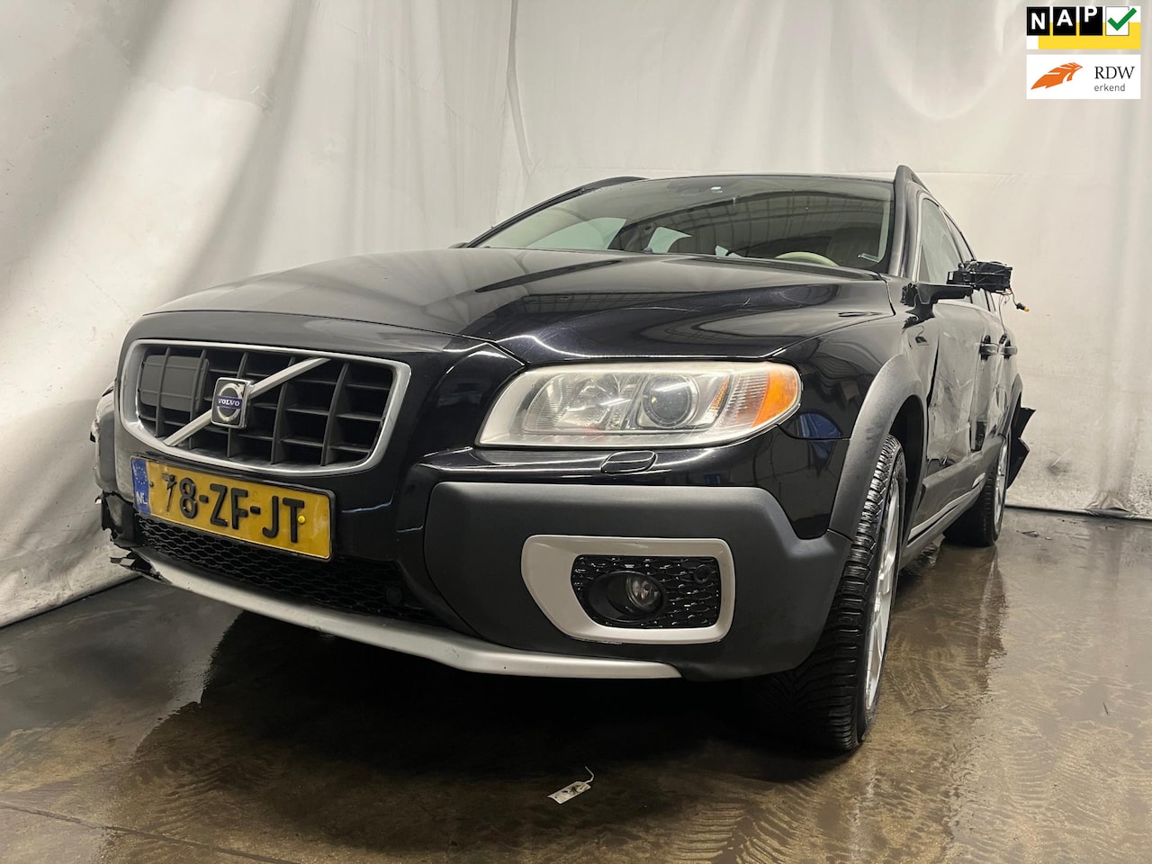 Volvo XC70 - 3.2 Summum - Schade - AutoWereld.nl