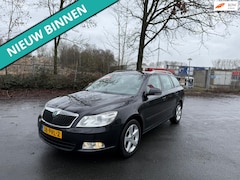 Skoda Octavia Combi - 1.6 TDI Greentech Elegance Business Line RIJDT EN SCHAKELT GOED