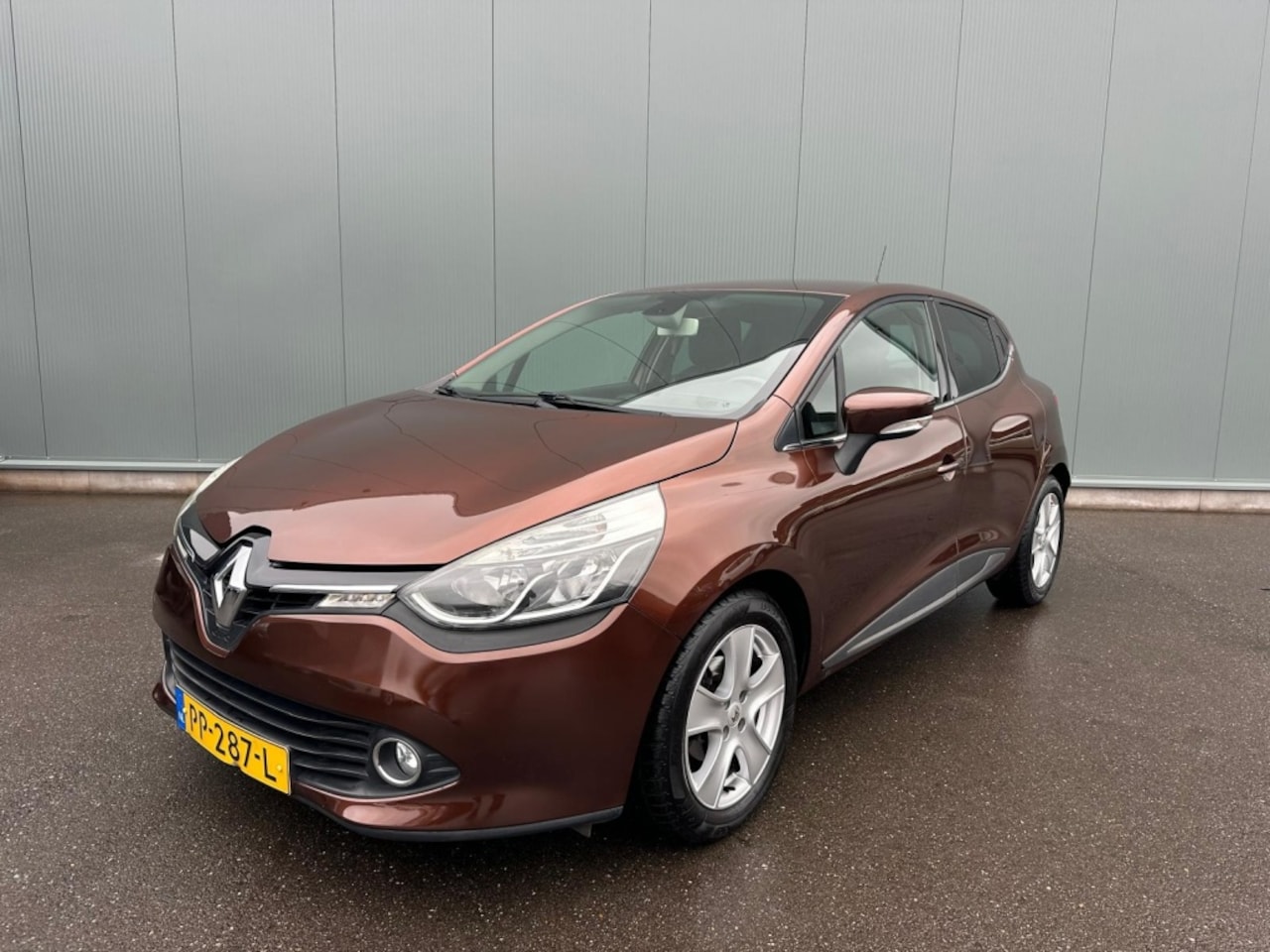 Renault Clio - 0.9 TCe Iconic CRUISE | PARKEERSENSOREN ! - AutoWereld.nl