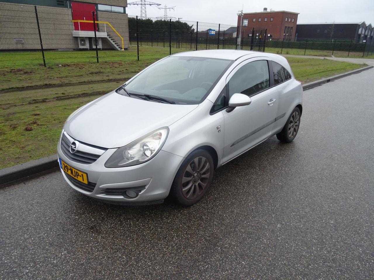 Opel Corsa - 1.4-16V '111' Edition 1.4-16V '111' Edition - AutoWereld.nl