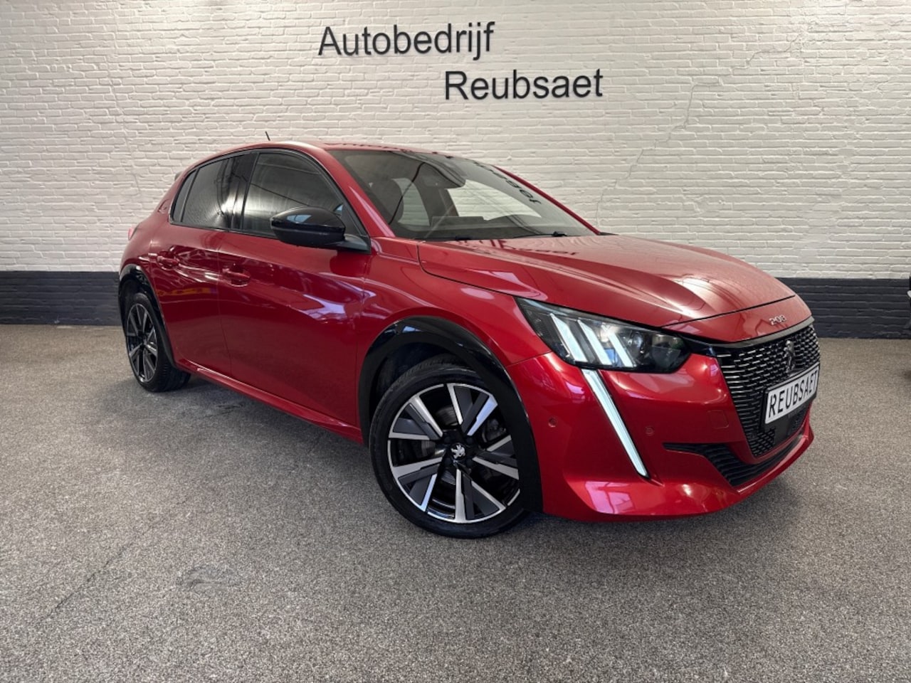 Peugeot 208 - 1.2 PureTech GT-Line Automaat Clima Navi Cruise CarPlay Incl 12Mnd Garantie - AutoWereld.nl