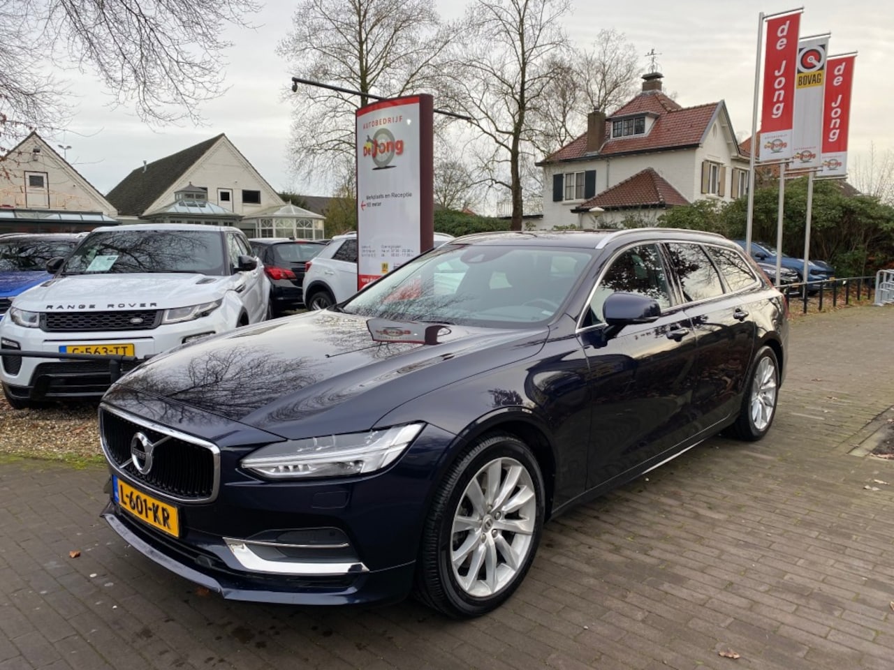 Volvo V90 - 2.0 T4 MOMENTUM 190PK AUTOMAAT / STOEL + STUUR VERW / PDC - AutoWereld.nl