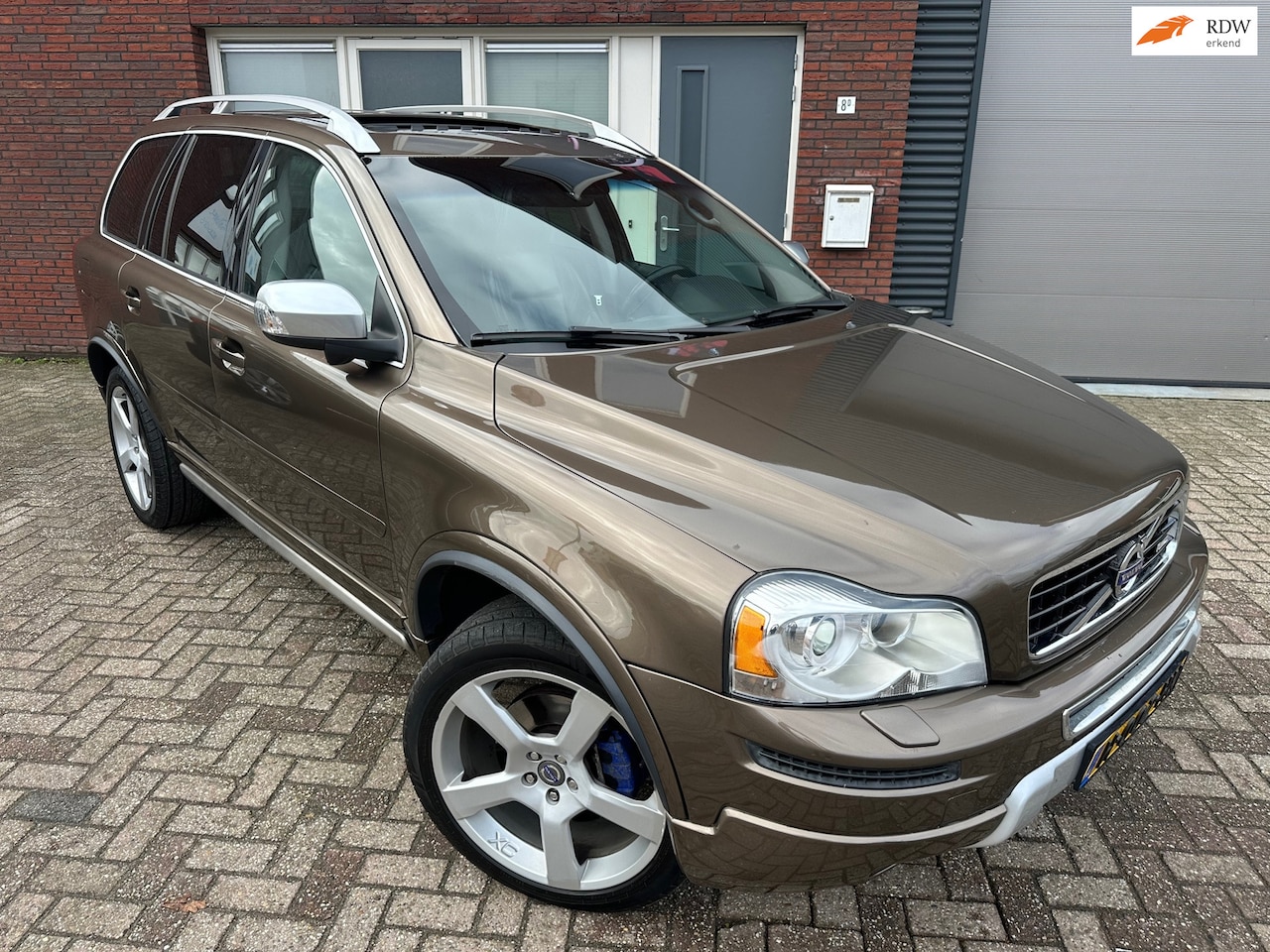 Volvo XC90 - 2.4 D5 Summum / 7P / Pano / Leder / Dynaudio / Navi / Blis / AUT - AutoWereld.nl
