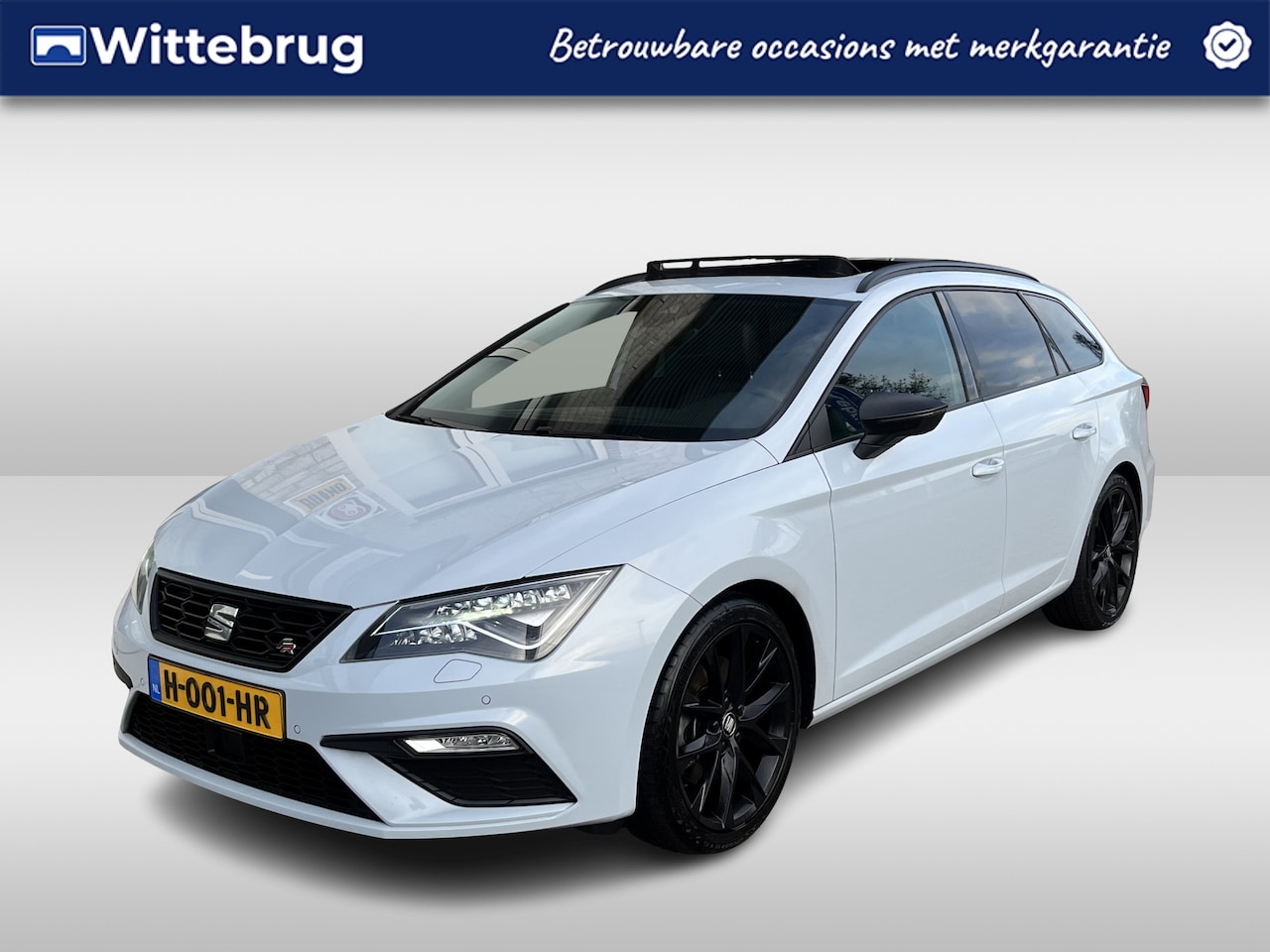 SEAT Leon ST - 1.5 TSI FR Ultimate Edition Black / AUTOMAAT/ PANO/ KEYLESS/ TREKHAAK/ ALCANTARA/ BEATS AU - AutoWereld.nl