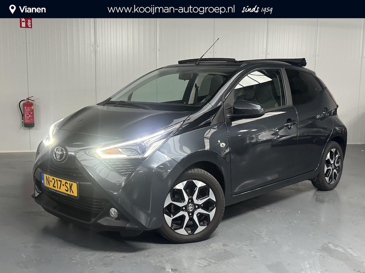 Toyota Aygo - 1.0 VVT-i x-joy cabrio 1.0 VVT-i x-joy cabrio - AutoWereld.nl