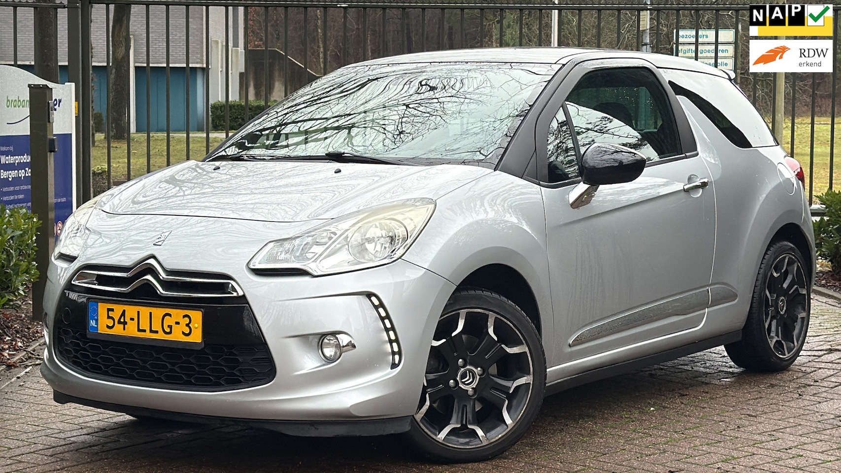 Citroën DS3 - 1.6 THP Sport Chic AIRCO/CRUISE/NAVI/BT - AutoWereld.nl