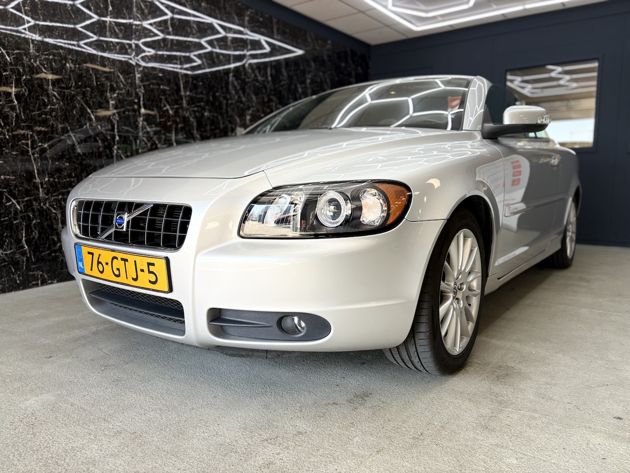 Volvo C70 Convertible - 2.4i Momentum 2.4i Momentum - AutoWereld.nl