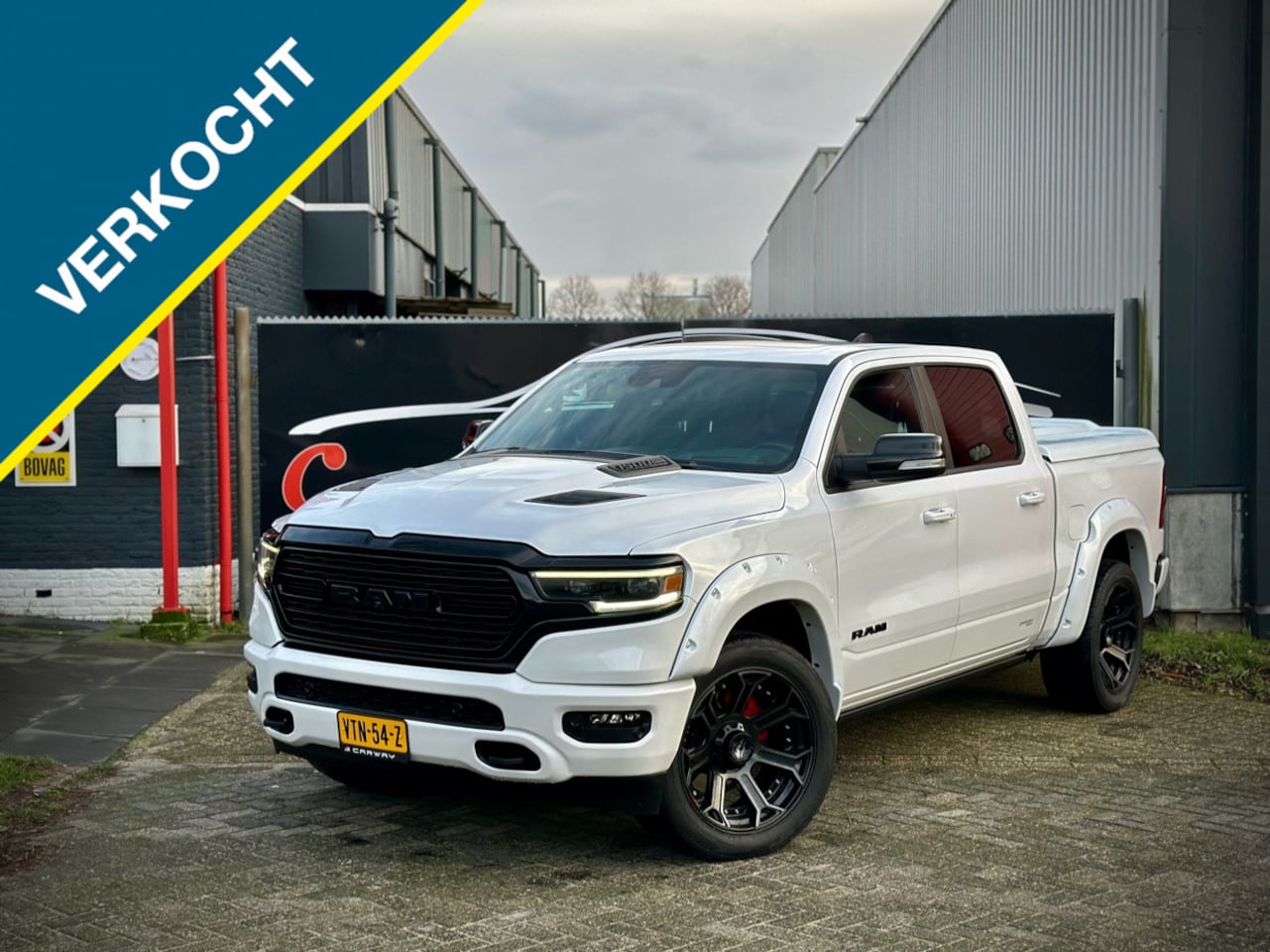 Dodge Ram 1500 - 5.7 V8 4x4 CC LIMITED NIGHT|HULK|PANO|HUD|ACC|HK VOL! - AutoWereld.nl