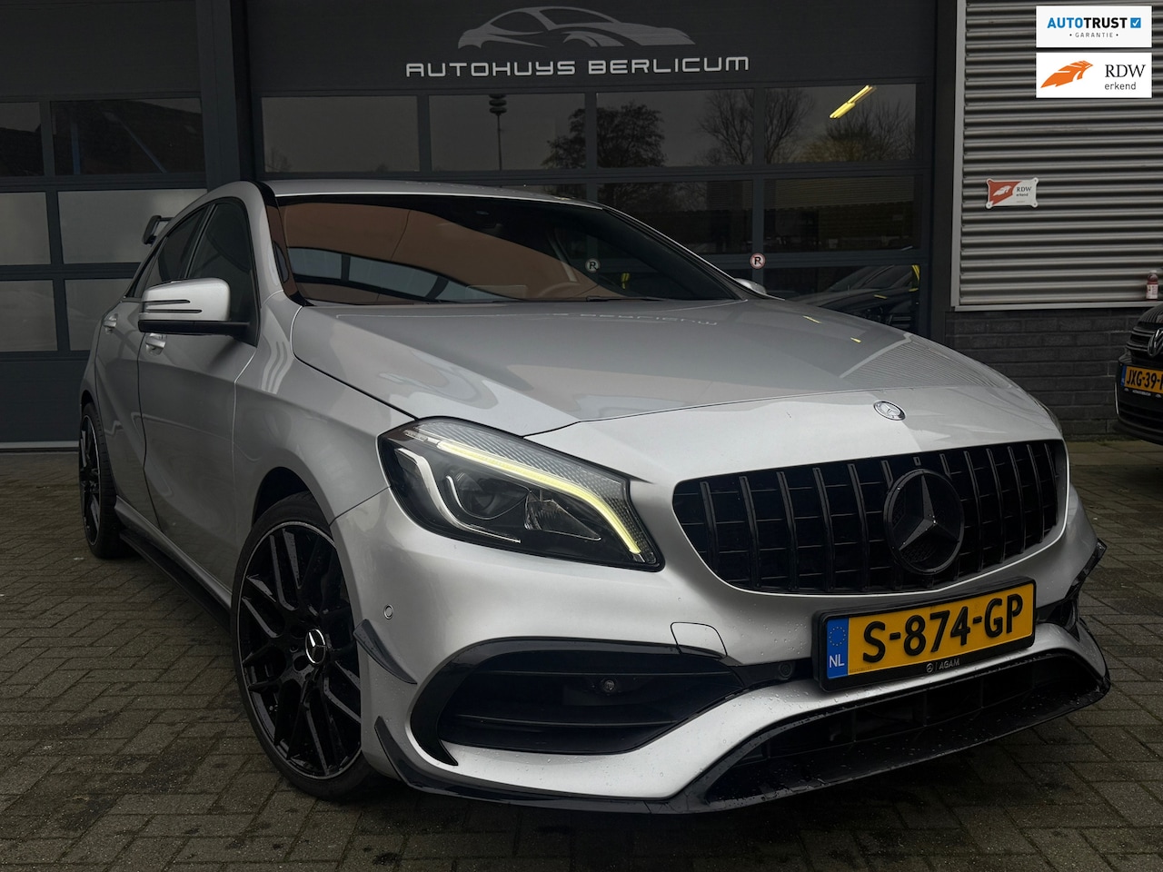 Mercedes-Benz A-klasse - 180 AMG Pakket Stoelverwarming Navi LMV - AutoWereld.nl