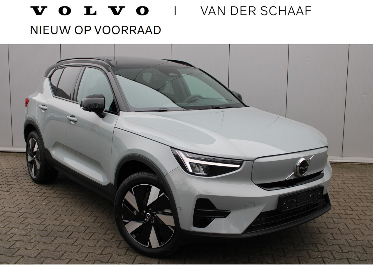 Volvo EX40 - Single Moto ER Plus 82 kWh | Direct leverbaar | Lounge Pakket | 360 graden camera | Zwart - AutoWereld.nl