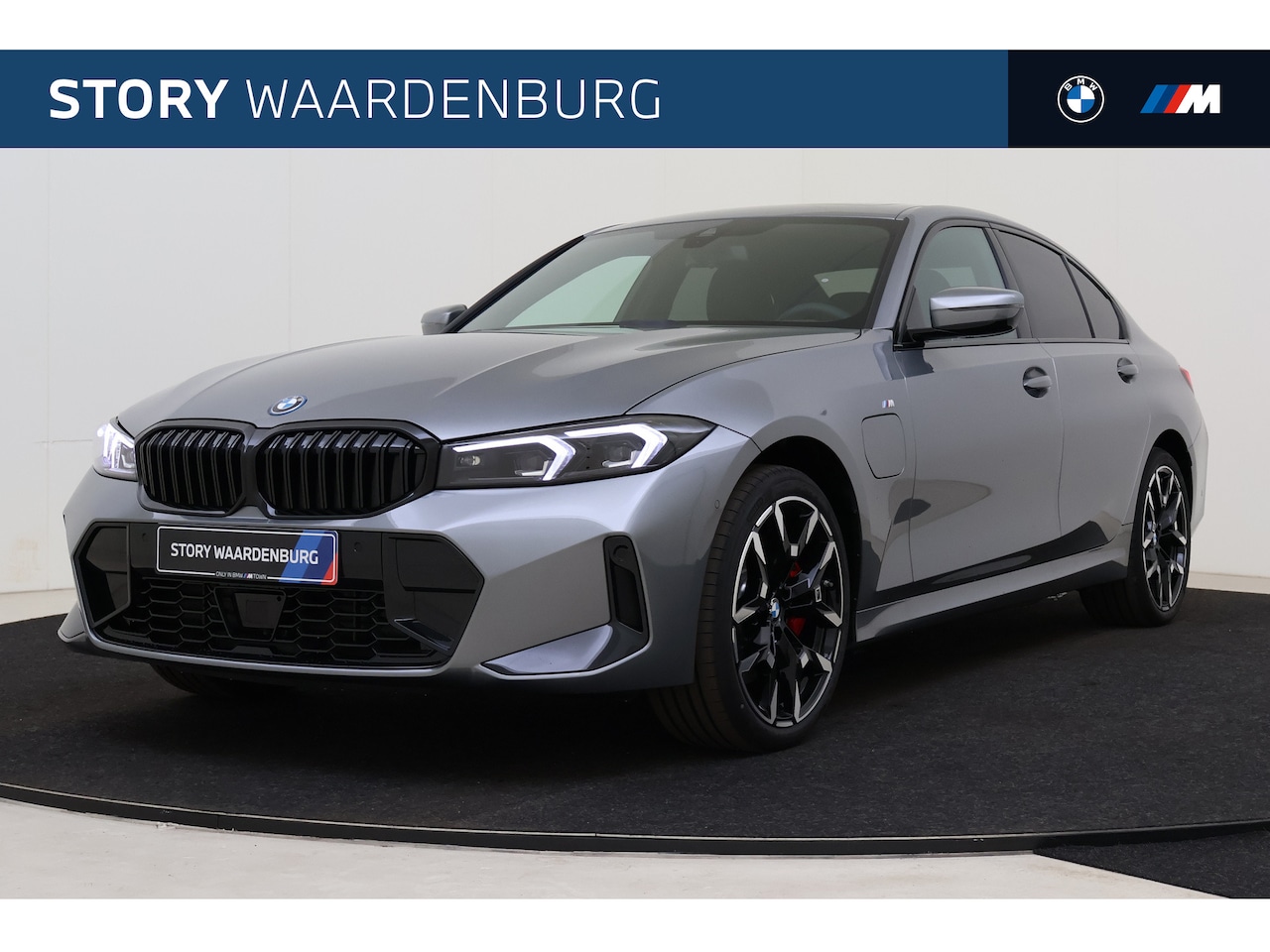 BMW 3-serie - 330e M Sport Automaat / Schuif-kanteldak / Trekhaak / Sportstoelen / Achteruitrijcamera / - AutoWereld.nl