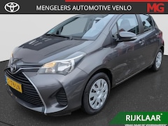 Toyota Yaris - 1.3 VVT-i Aspiration RIJKLAAR | PDC | Camera | Trekhaak |