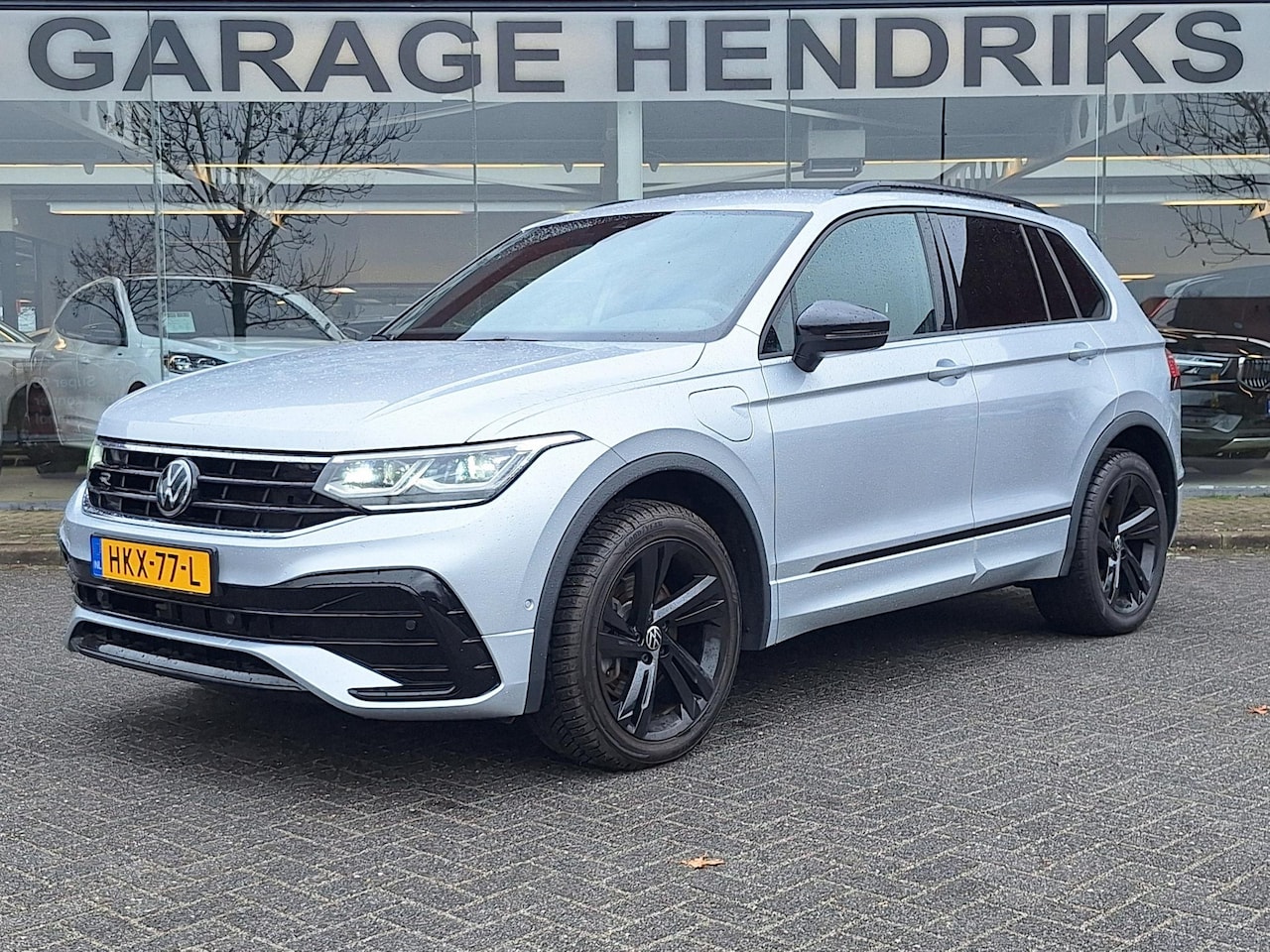 Volkswagen Tiguan - 1.4 TSI eHybrid PHEV R-Line Business+ | LED Matrix | Camera | Adaptive CC | Black Pack | ( - AutoWereld.nl